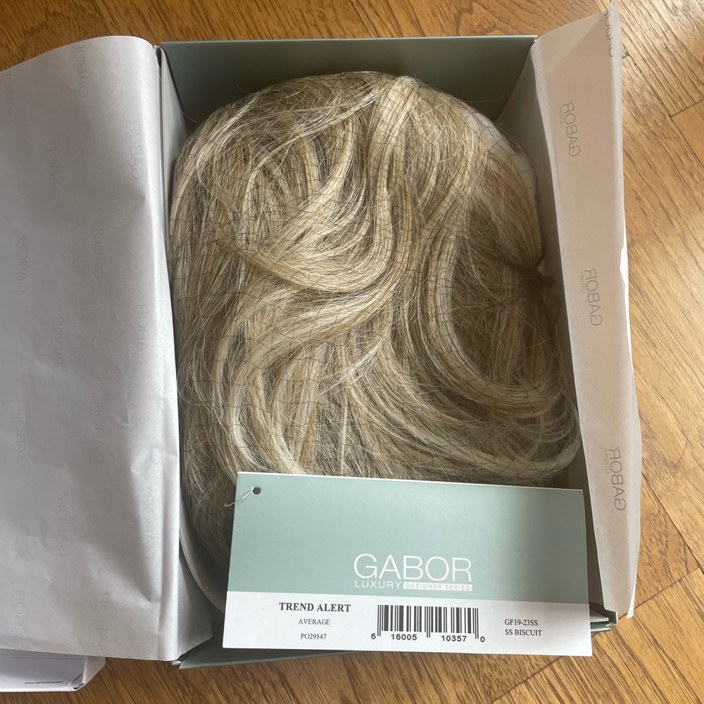 Gabor Trend Alert Wig-Color Shaded Biscuit-New